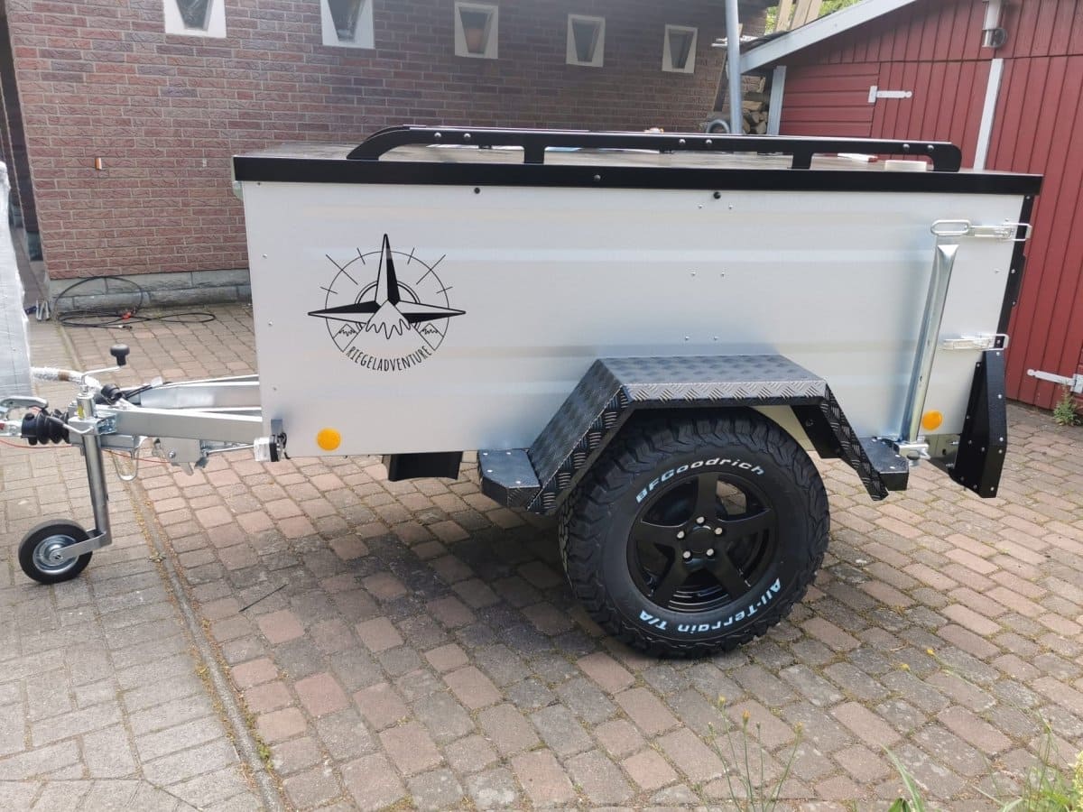 TPV KT-EB3 off-road trailer 1300 kg box trailer with brakes